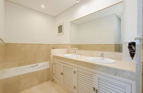 Private heatable infinity pool with sea views in La Mairena, Marbella - Foto 11