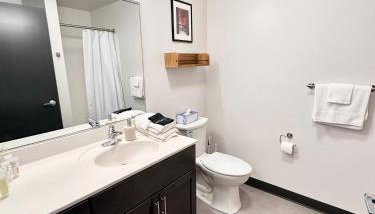 Deer District Studio Apt - One Block from Fiserv and Baird - Foto 4