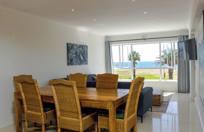 First Floor Apartment With Beautiful sea View - Photo 5