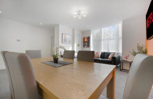 NEW! Stylish 5-Bed Apartment in Stockton-on-tees by Stay With Us, Perfect for Contractors & Large Groups, FREE Parking! - Foto 8