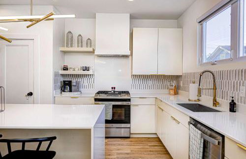 Stylish Getaway with Hot Tub-Near Downtown Indy-Family Friendly - Foto 14