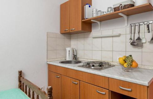 1 Bedroom Stunning Apartment In Bosana - Photo 7