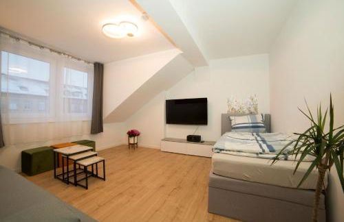 Schöne Ferienwohnung 80m2, 3 Schlafzimmer, 2 Bäder, Zentrumnah, 3OG - Photo 1