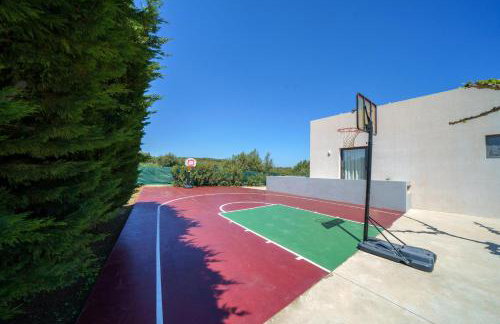 Nostra Terra Villa, 2-acre Secluded Nature Escape with Heated Pool, By ThinkVilla - Photo 16
