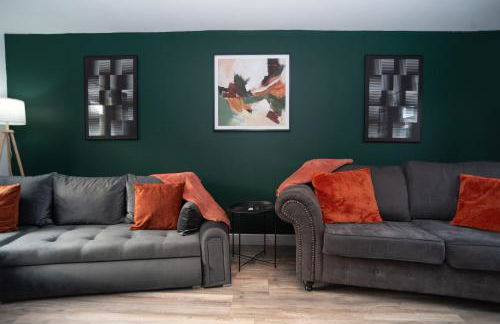 Dawley ProStay – Parking + Fast WiFi - Photo 7