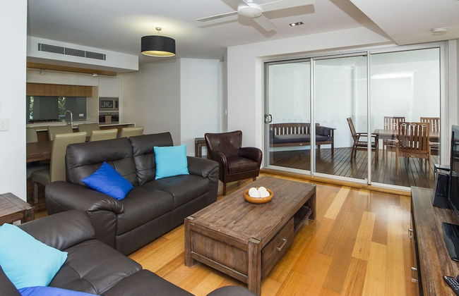 Maggies Beachfront Apt. 11 - Photo 1