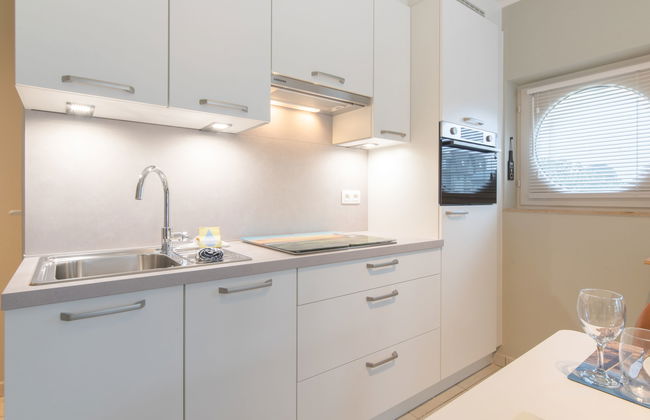 2 bedroom Apartment in Bredene with swimming pool and garden - Photo 12