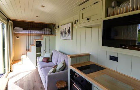 The Shire Luxury Converted Horse Lorry with private hot tub Cyfie Farm - Foto 3