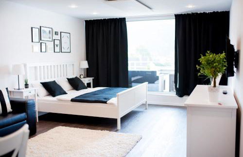 KELLER APARTMENT l 10E - Photo 3