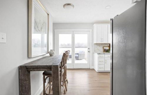 Newly Renovated Retreat 30mins to Downtown Indy - Photo 14