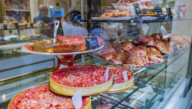 Explora la escena gastronómica del centro de Lyon con un experto local - Foto 5