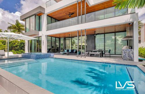 Carlotta- New Construction Luxury Waterfront Villa - Foto 76