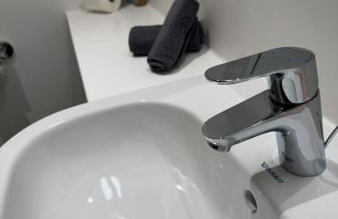 Bright, Modern Apartment with Great Views - Foto 16