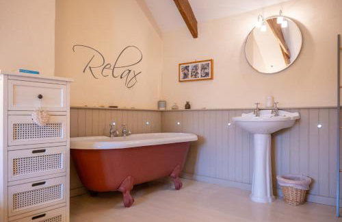 Charming Cottage near Dartmouth with Log Burner - Photo 12