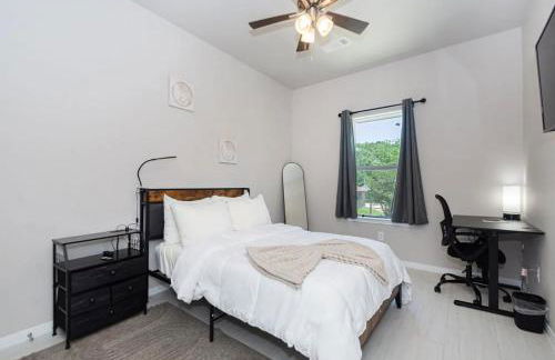 3BR 2 & half Bath Townhouse Modern Spacious Retreat Near Lake Conroe! - Foto 19