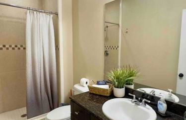 Luxury Condo with Pool and Jacuzzi - Photo 5