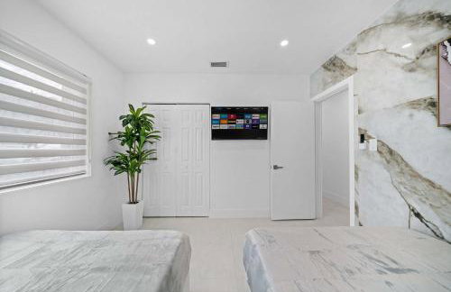 Luxury Villa Solara w Heated Pool Hot Tub BBQ - Foto 30