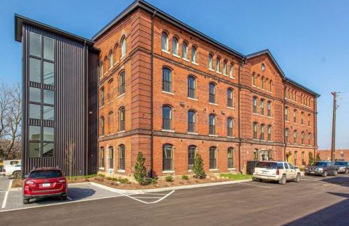 One-Of-A-Kind! Roll Up Garage Door-Pool, Speakeasy - Foto 48
