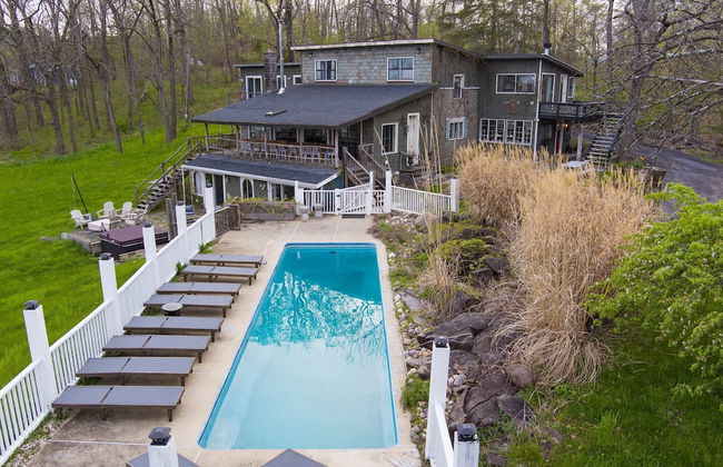 River Lodge by Avantstay 11 BR Historic Estate w/ Pool & Views of Hudson! - Foto 27