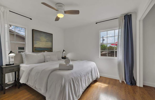 Elegant and Stylish Glenmoor Abode - 5 min to Town - Foto 7