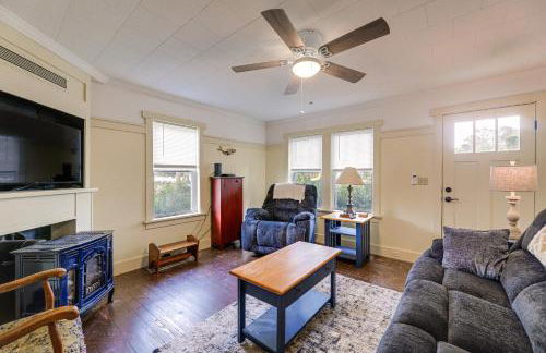 Peaceful Atlantic Cottage with Deck and Yard! - Foto 2