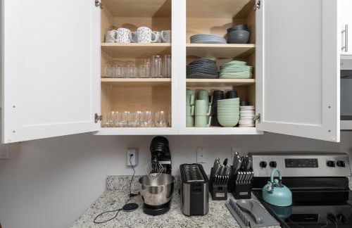 Mins to the Beach/King Beds/Arcade-Snowbird Deals! - Foto 24