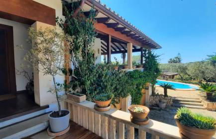 Tranquil Mallorquin Villa with Private Pool Beach Access - Foto 2