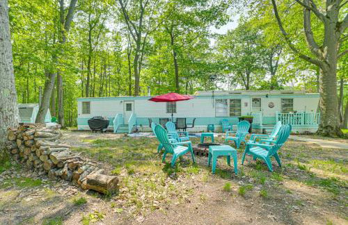 12 Mi to Skiing Manistee Lake Cottage with Fire Pit - Foto 20