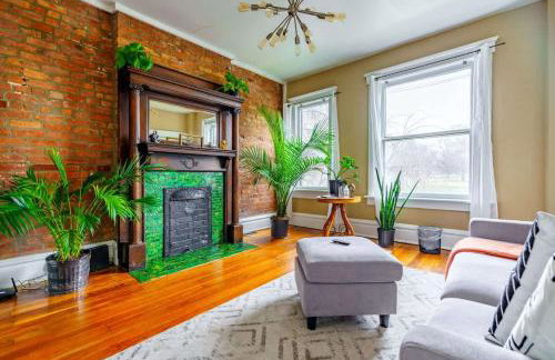 Jungle Book by Jungle House Walkable to High Street Downtown & Short North Near Nationwide Arena OSU & Convention Center Free Parking 5 800 Reviews - Foto 6