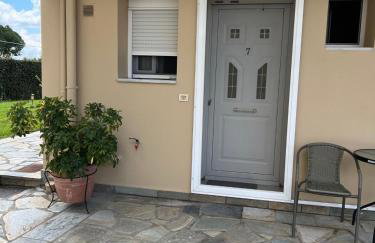 Flo's Apartments - Foto 13