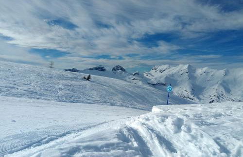 La joue du loup, aux pieds des pistes et vue sur montagnes - Photo 23