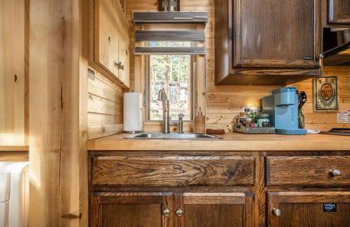 Luxury Glamping Tiny Haven, Firepit & Grill - Foto 3