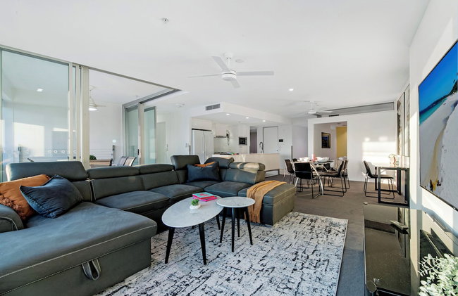 Private Q Tower Apartments - WOWSTAY - Photo 64