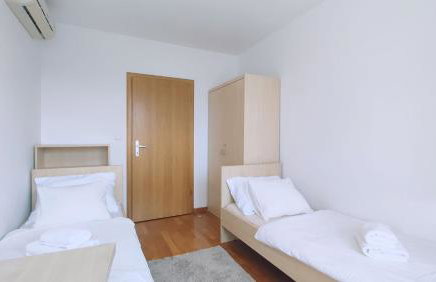 Kruge - 3 bedroom apartment & private garage - Photo 5