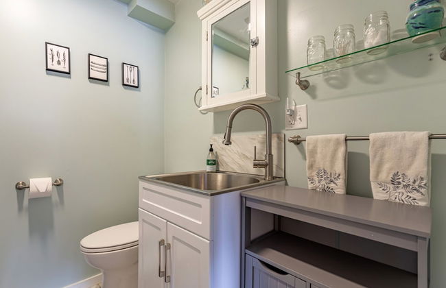 Ski Hike Lodge 5BR w Fire Pit Cozy Spaces - Foto 23