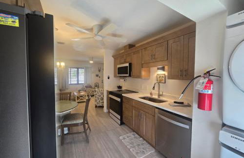 An Island Getaway at Palm Tree Villas - Photo 73