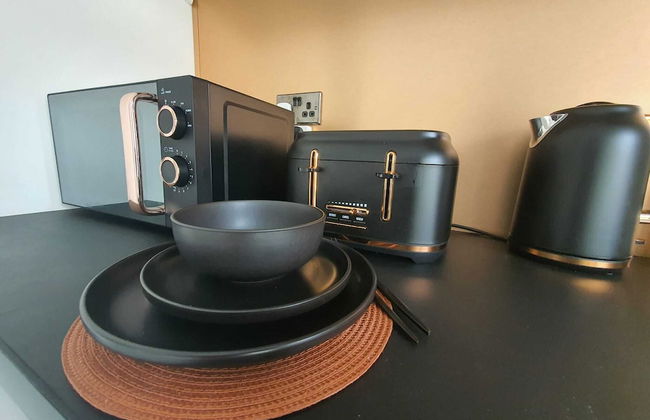 Stunning 1 King bed Cabin in Grays - Photo 11