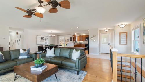 High-End Finger Lakes Escape - Expansive Game Room, Cozy Firepit, & Scenic Views - Foto 2