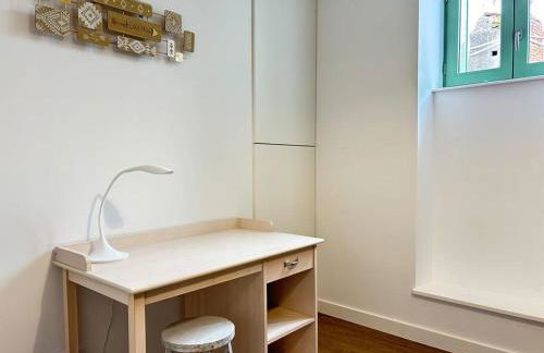 Appartement 2 chambres - 6 personnes - Centre de Parthenay - Garage et Wifi - Foto 2