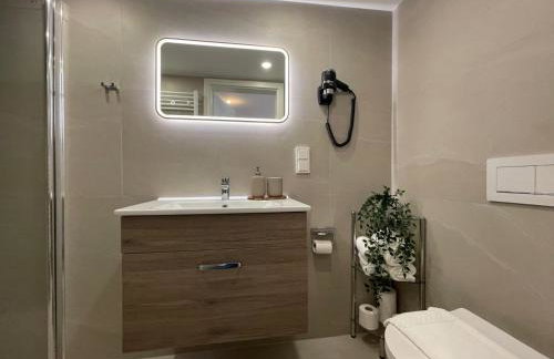 Five Studios - Premium Rooms with King Size Bed, Kitchen, AC, close to Ramstein Air Base - Foto 4