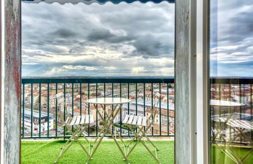 Le Panoramique - Grand T2 métro B Oullins - Foto 6