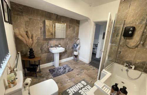 Casa Lobo's Beautiful Suites Apartment 1 free offroad parking - Foto 21