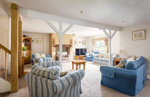 Stanway House, 8 bedroom, 8 Bath - Photo 12