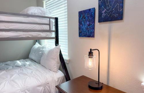 Jax 5BR Family Paradise -Hot Tub-Game Room-Patio- - Photo 18