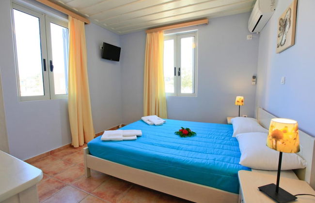 Nafsika Beach House Large Private Pool Walk to Beach Sea Views A C Wifi Car Not Required - 1880 - Foto 12