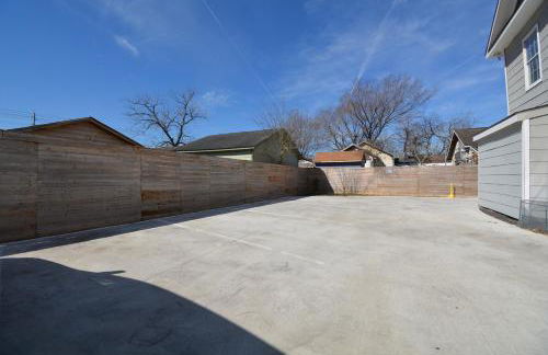 SuperValue Suite #4 @ East End Revitalized - Foto 36