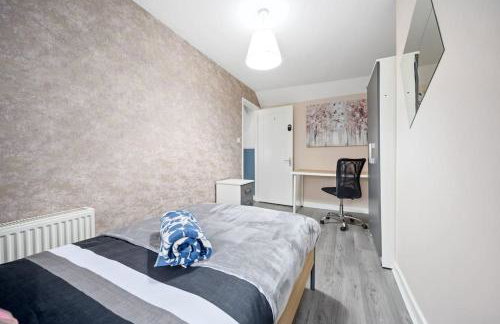 Private retreat For 3 Near City Centre - Photo 15