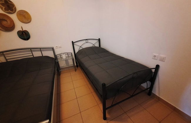 Crete Country Escape 2 Bd w Patio - Photo 6