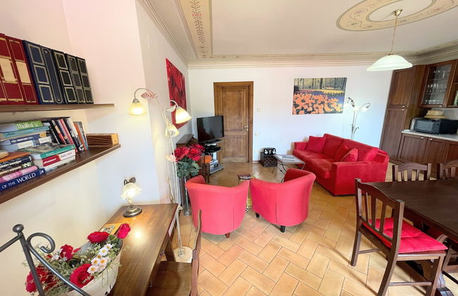 Central Spoleto Apartment With Large Sunny Terrace With Views - Photo 26