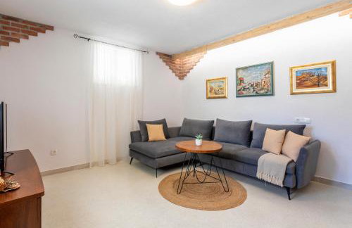 Holiday House Ivan with heated pool - Photo 40